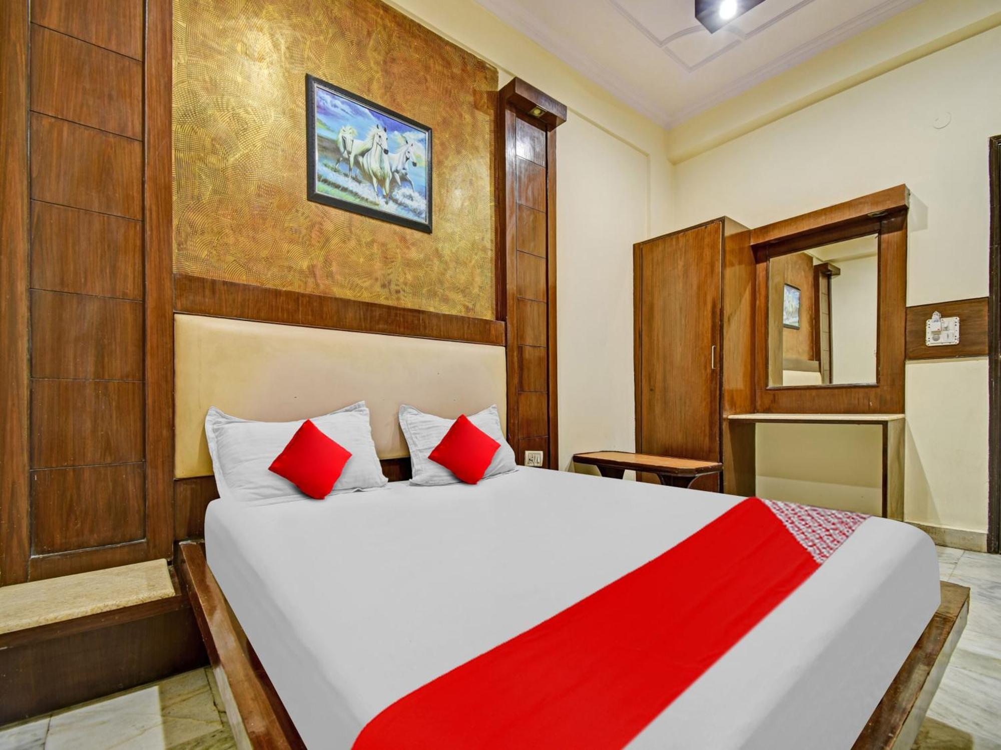 Hotel O 81340 Hotel Maanavi New Delhi Bagian luar foto