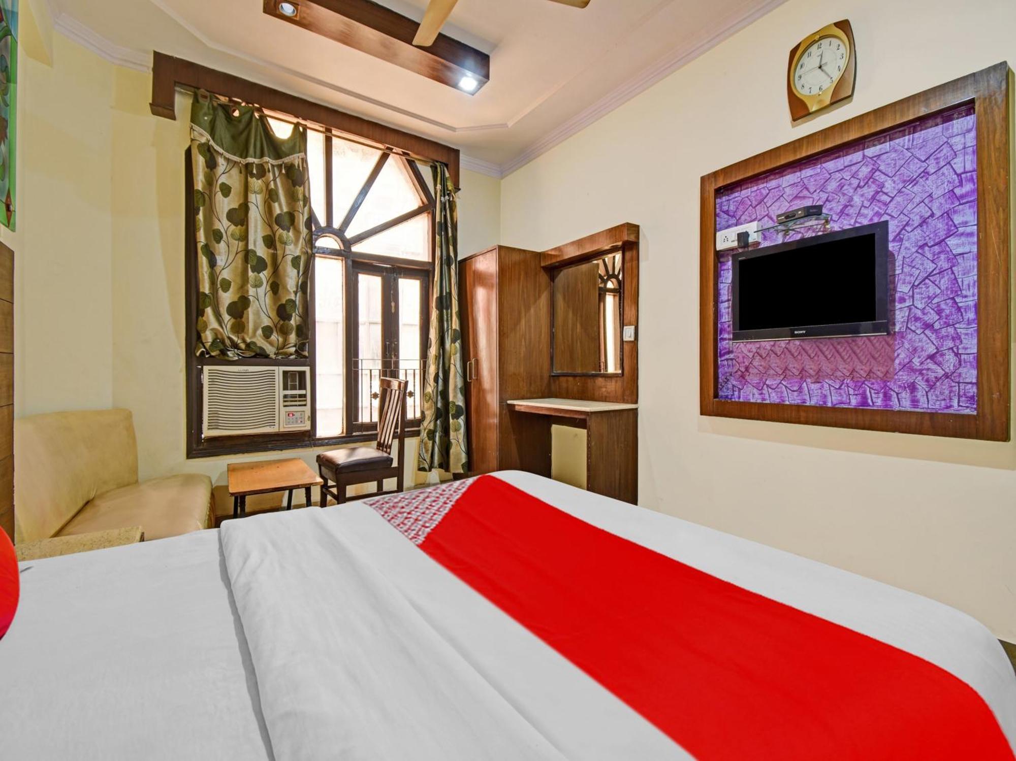 Hotel O 81340 Hotel Maanavi New Delhi Bagian luar foto