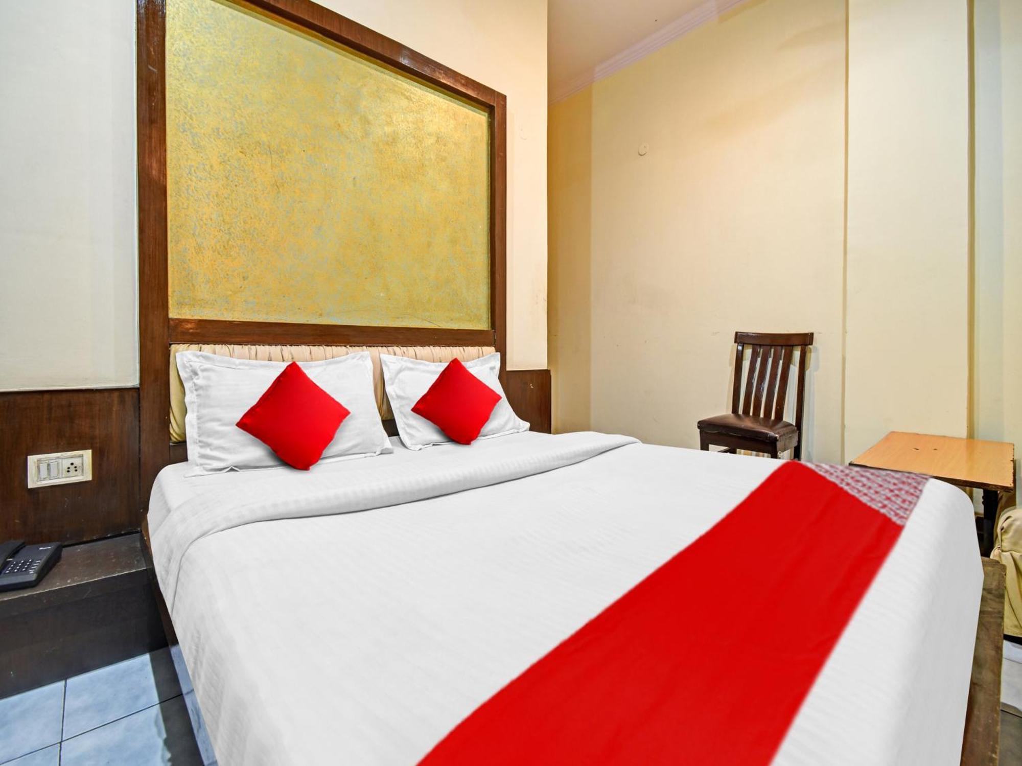 Hotel O 81340 Hotel Maanavi New Delhi Bagian luar foto